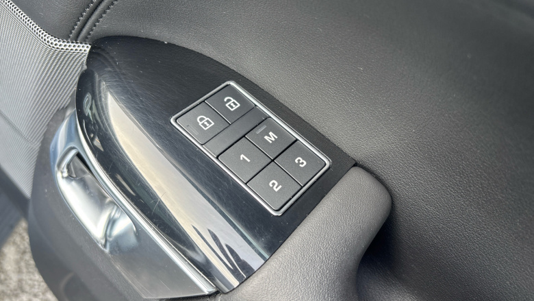 Land Rover Range Rover Sport 3.0 D300 HSE Silver 5dr Auto Diesel Estate